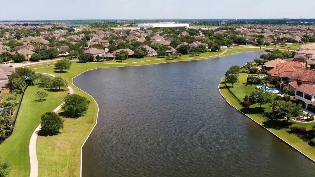 Tuscan Lakes Community Association lake