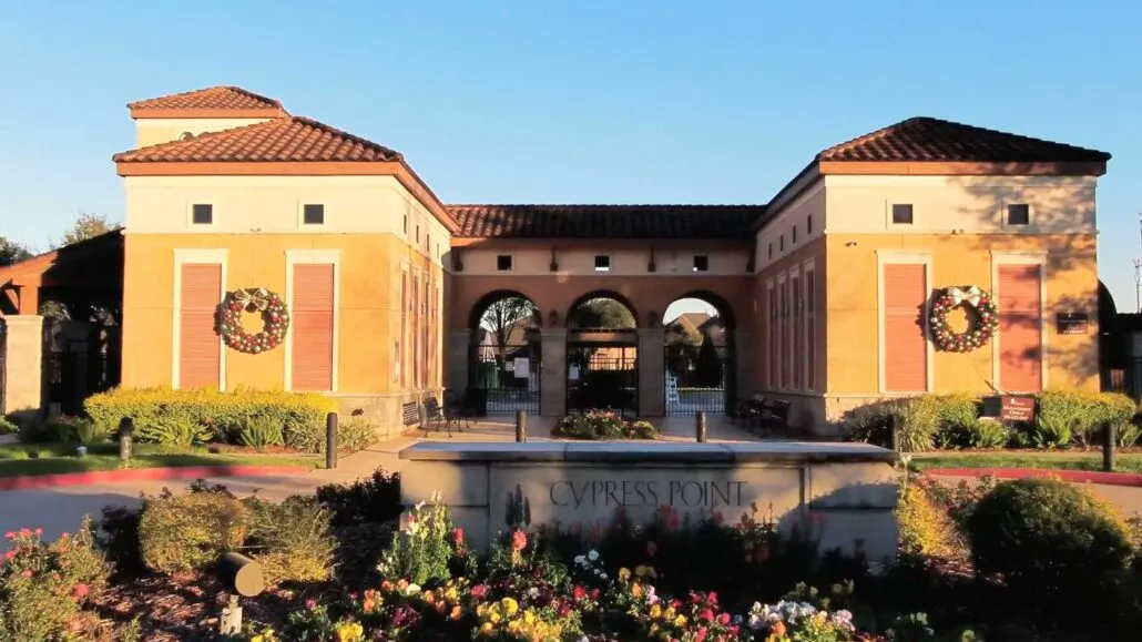 Tuscan Lakes Community Association entrance